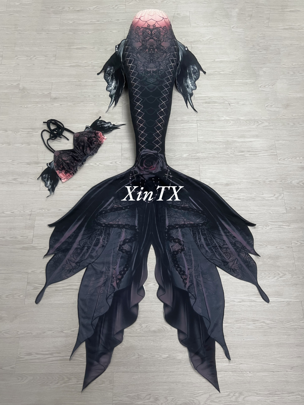Mermaid Tail Dark Gothic Style - đánh giá và giá Aquarium & Marine Museum Universiti Malaysia Sabah Kota Kinabalu Sabah